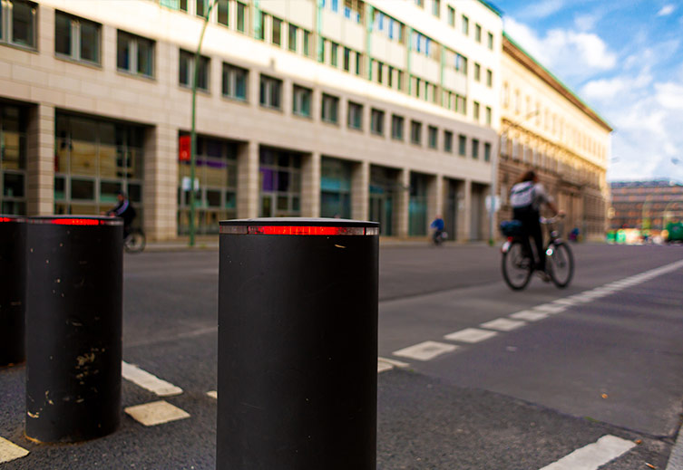 Automatiske pullert med lys