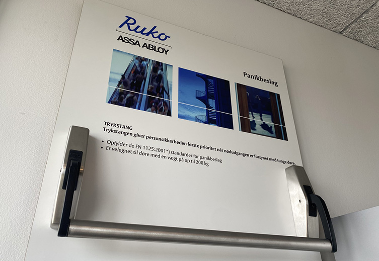 Panikbeslag ved nødudgang