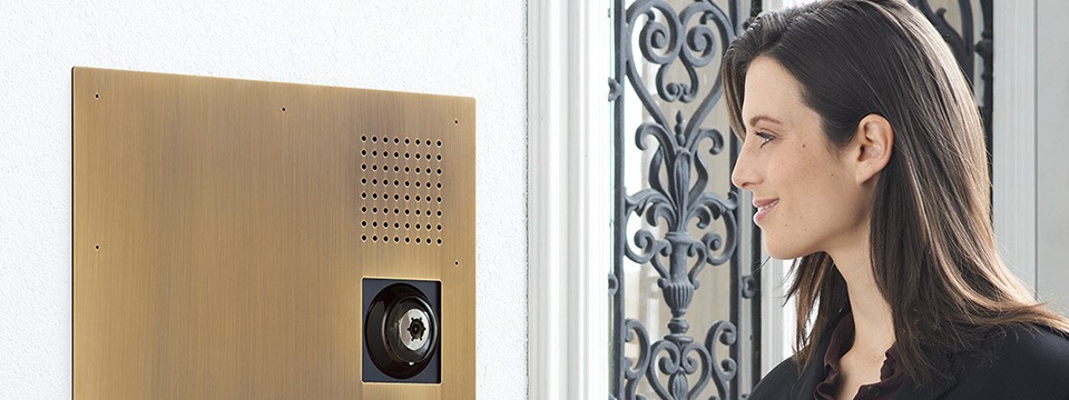 Dørtelefon med video