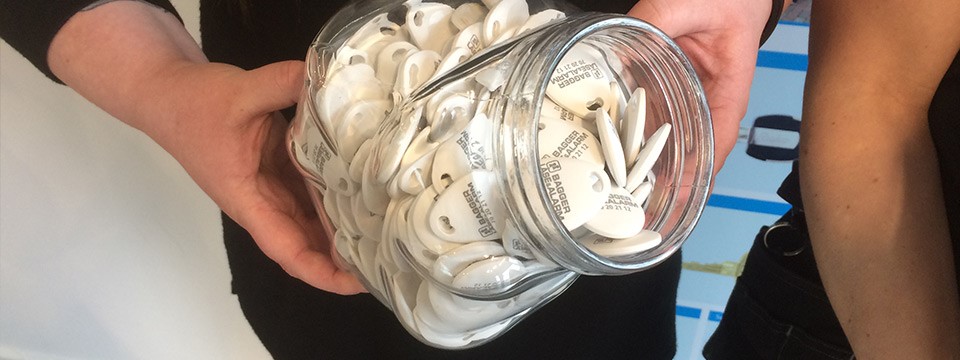 Elektronisk lås med brik