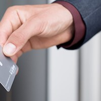 Nøglebrik Salto pris