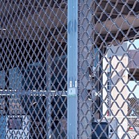 Sikringsgitter ved indgang